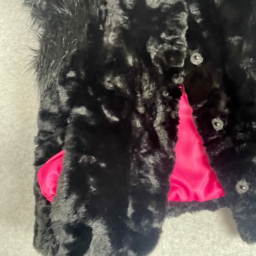Skaist Taylor Neiman Marcus for Target, size small, faux fur vest, black pink‎ - Picture 6 of 13
